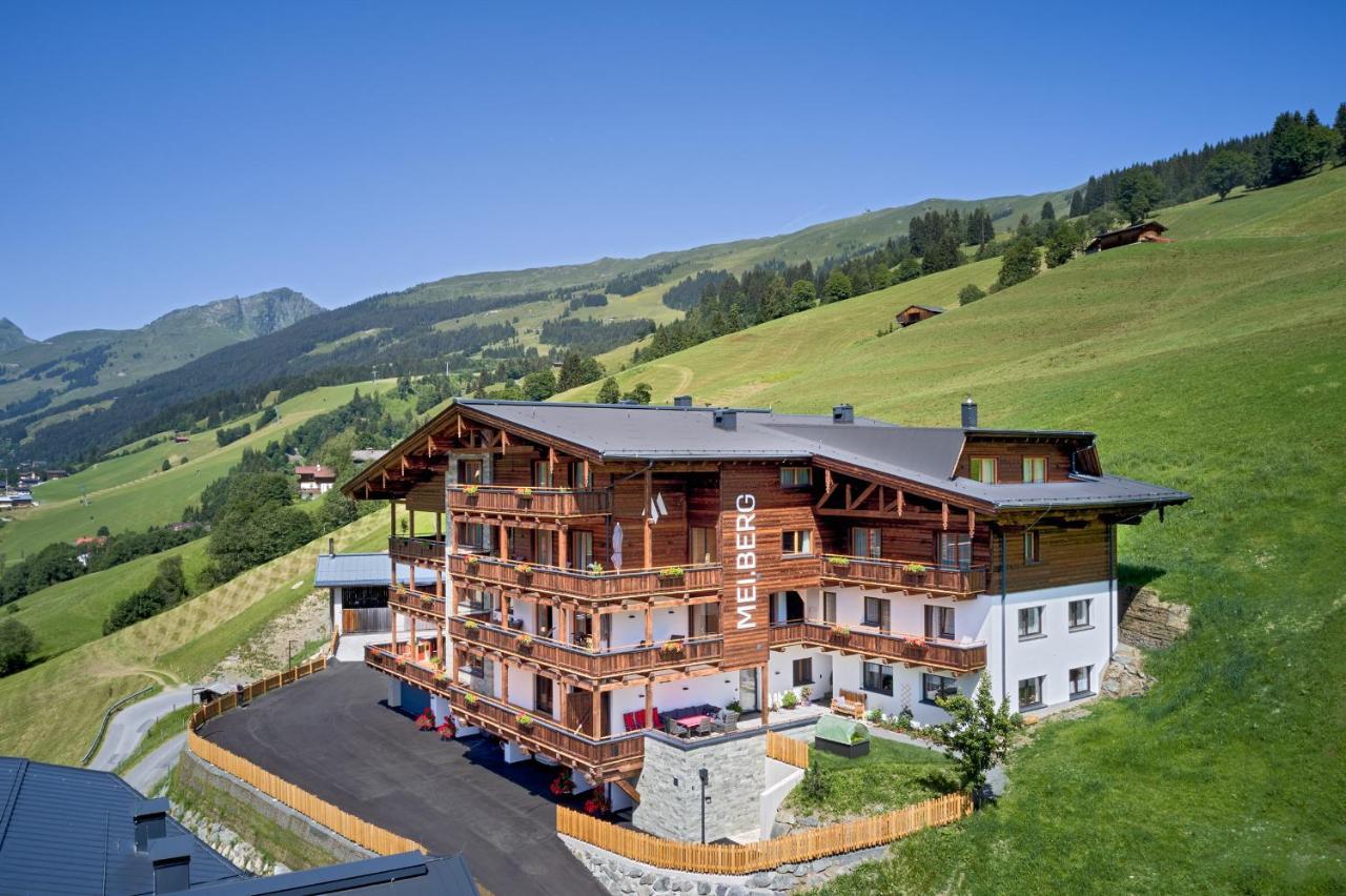 Mei.Berg Premium View Appartements Saalbach-Hinterglemm Exterior foto